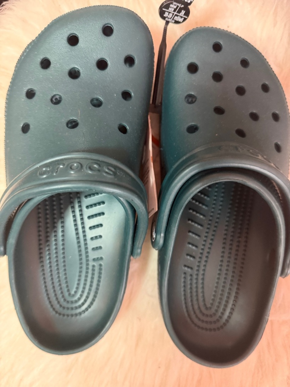 Crocs women’s Classic Clog - Teal Green